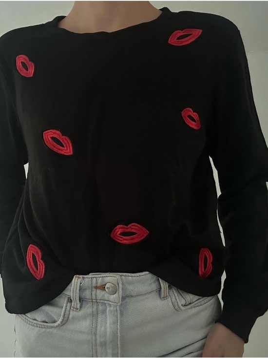 H&M Sweaters - H&M Black Sweater with Red Lip Embroidered Accents